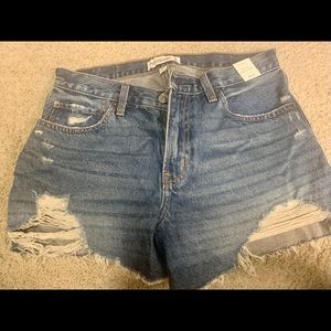 Abercrombie Curve Love Boyfriend short